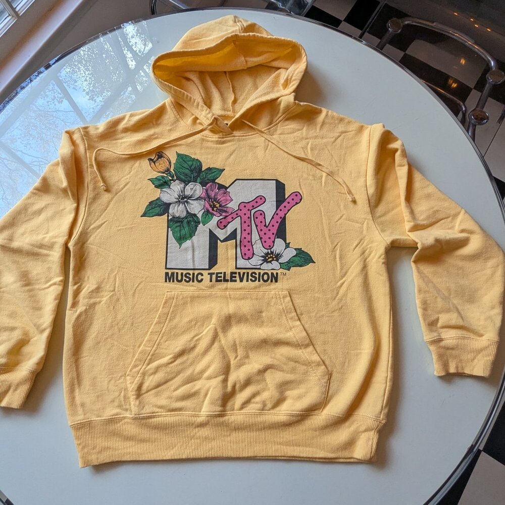🌴 MTV Hoodie — Yellow Long Sleeve — Women’s Size Large — Tropical Theme Logo